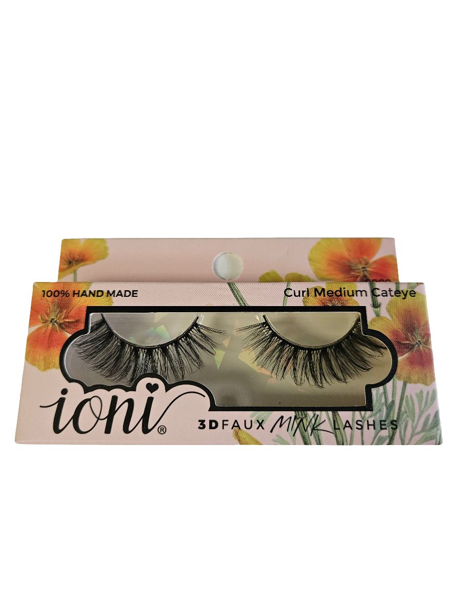Cateye strip eyelashes in brand package